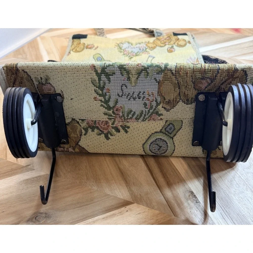VTG 80s ISAKA Tapestry Country Bear Shopping Bag Tote on Wheels Cottagecore Twee